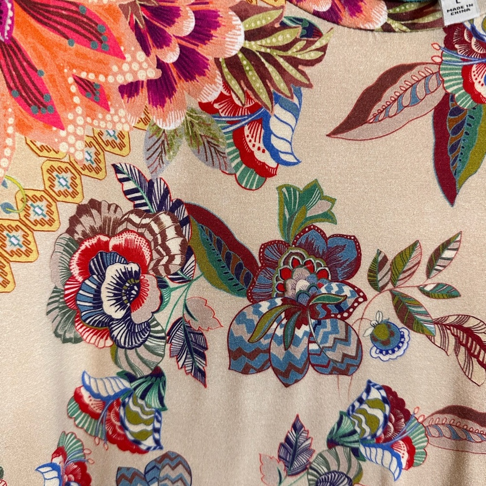 Johnny Was Zaki Patchwork Bamboo Tee Floral Geometric Mixed Print Tan Large - Picture 3 of 7